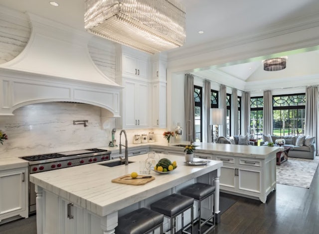 Luxury Custom Home Essentials: 7 High-End Features We Recommend